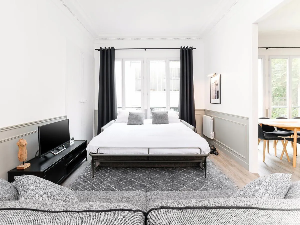 Livinparis - Luxury 4 Bedrooms Opera I Apartment Paris